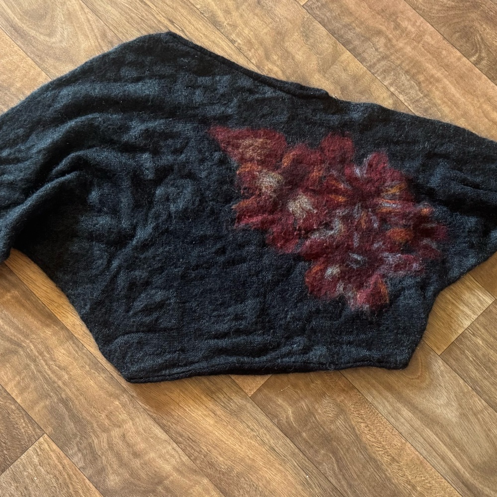 Floral Patterned Black Sweater